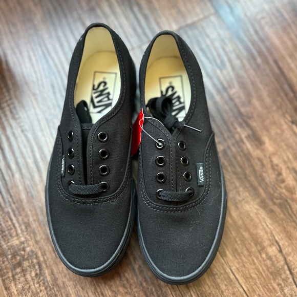 New in Box • Vans • Authentic Shoe • Black • Size 5.5 - Picture 3 of 8